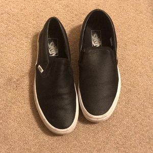Black Leather Vans size 8.5!!
